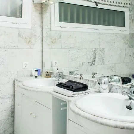 Spacious In With Private Pool *