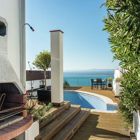 Spacious In With Private Pool *